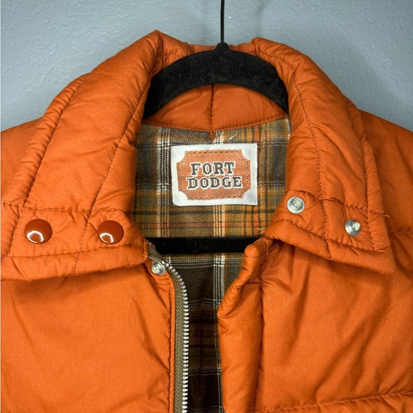 Fort Dodge vintage puffer vest. Flannel lined withh pockets and metal snaps. - Picture 2 of 5